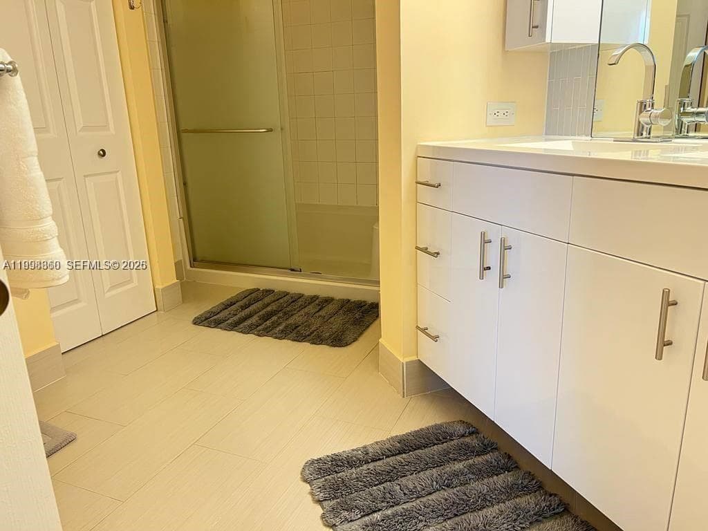 17100 Bay Rd 1502 photo 11