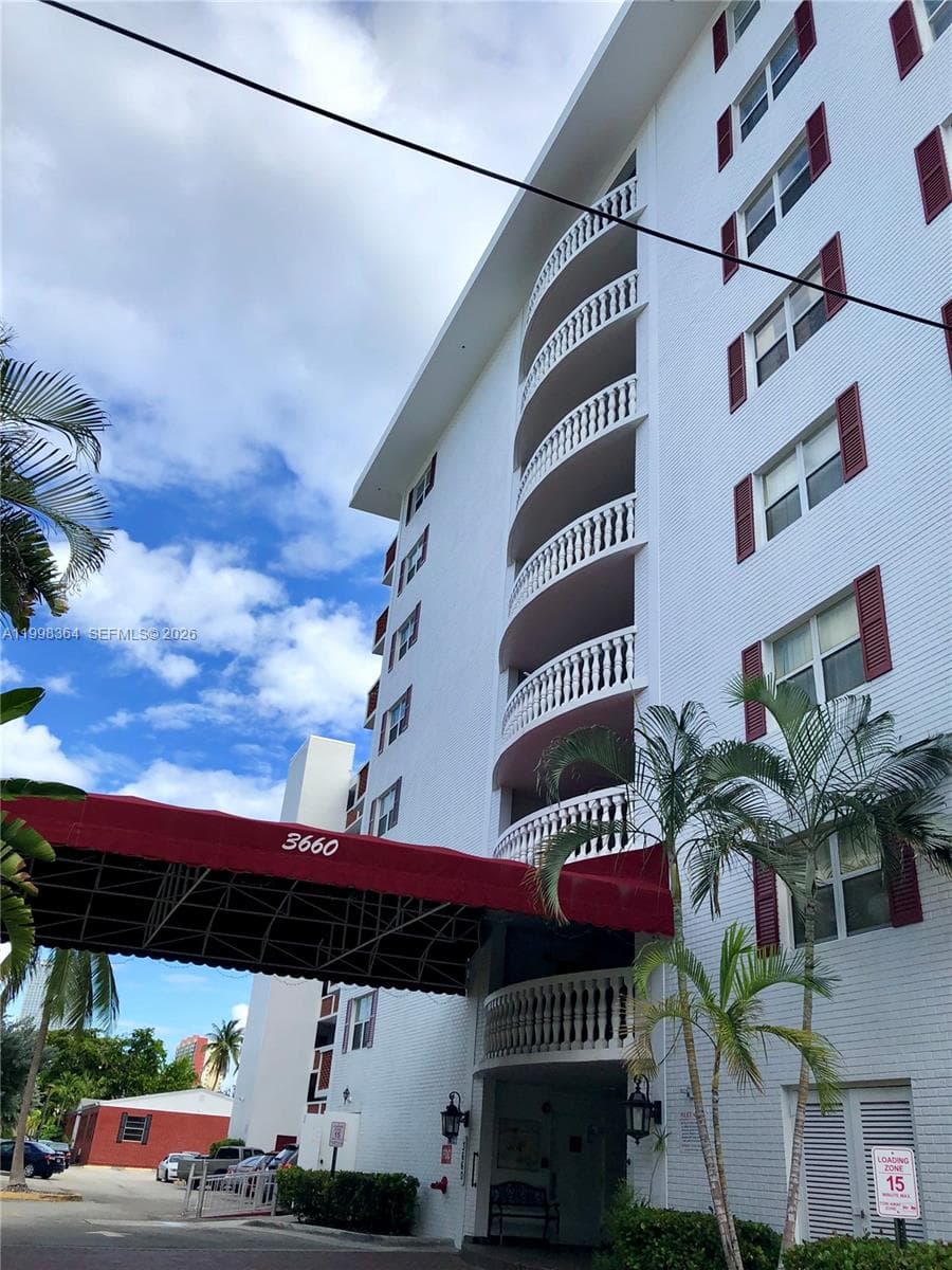 3660 166th St 812 photo 15