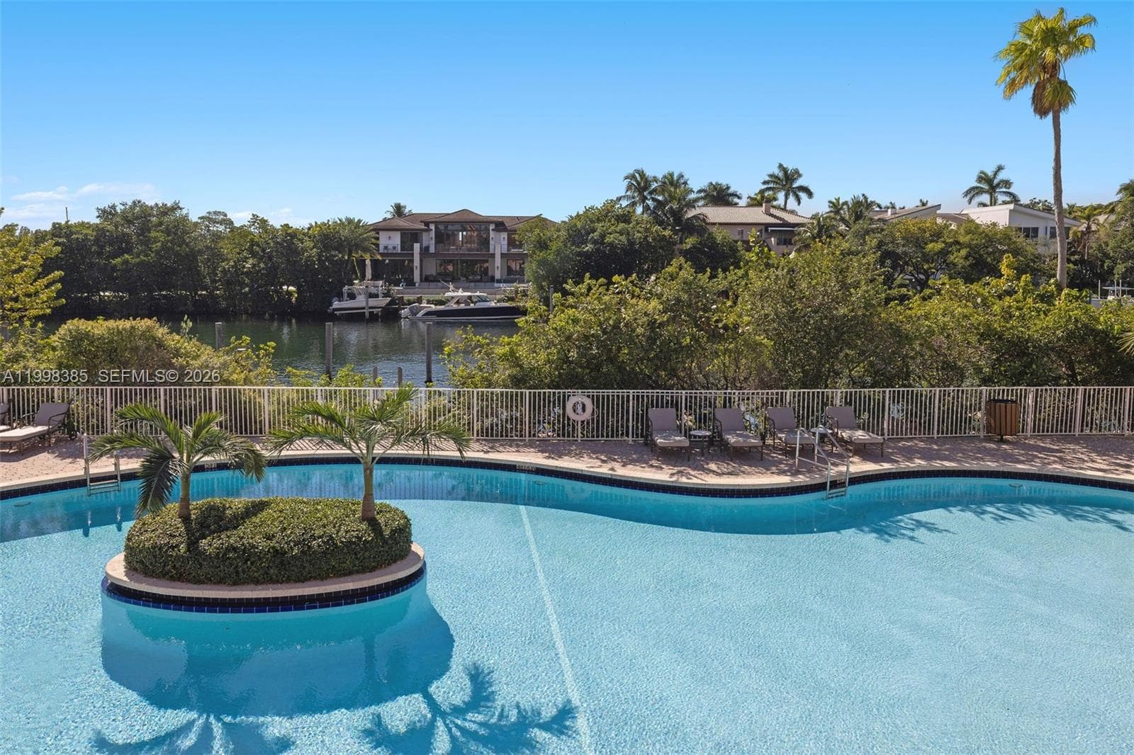 10 Edgewater Dr 7G photo 25