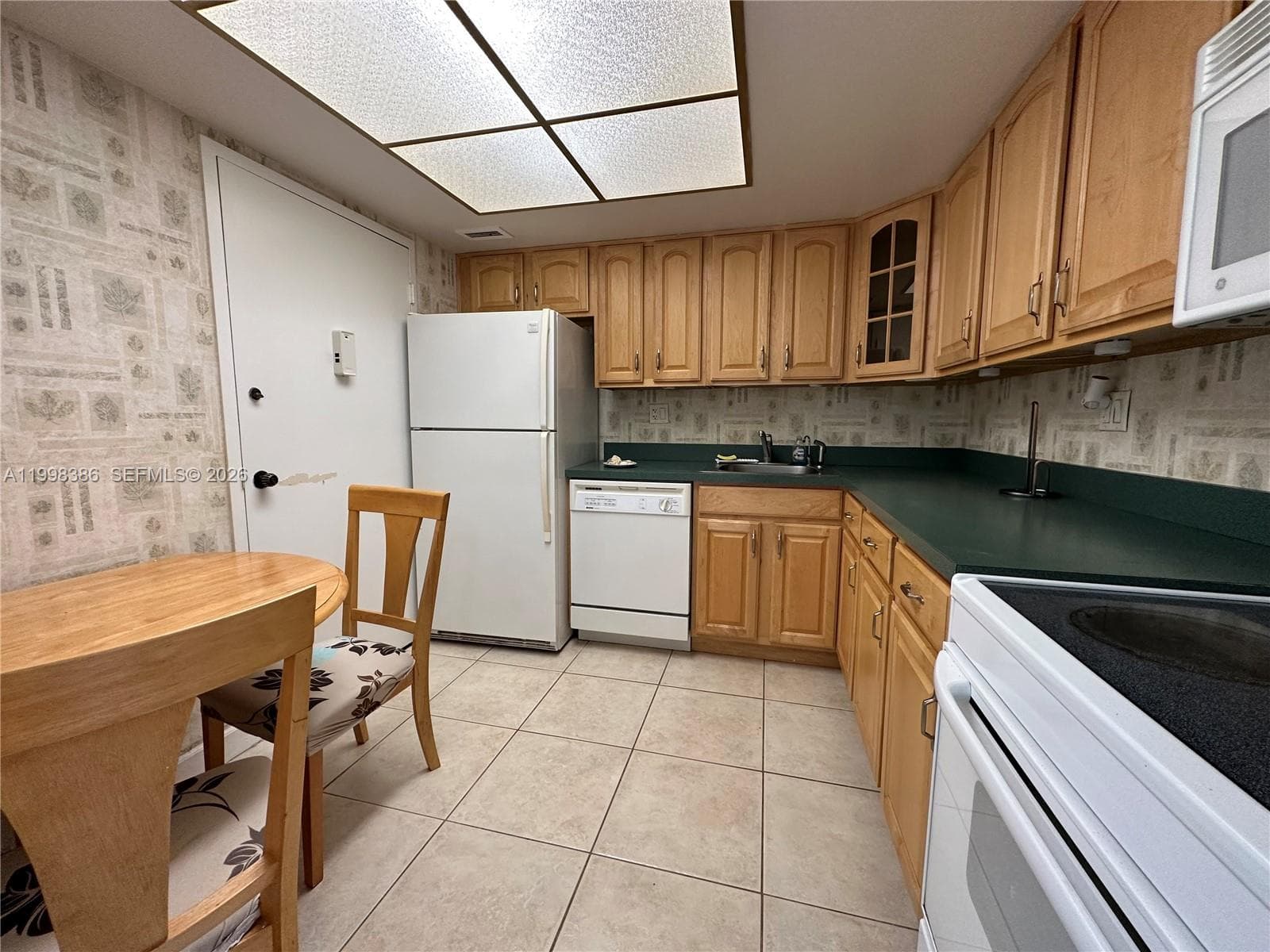 3180 Ocean Dr 621 photo 21