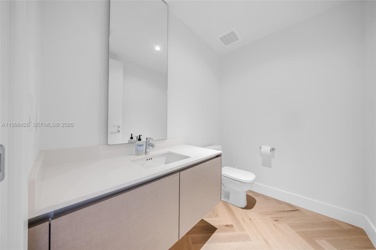 3300 188th St 812 photo 17