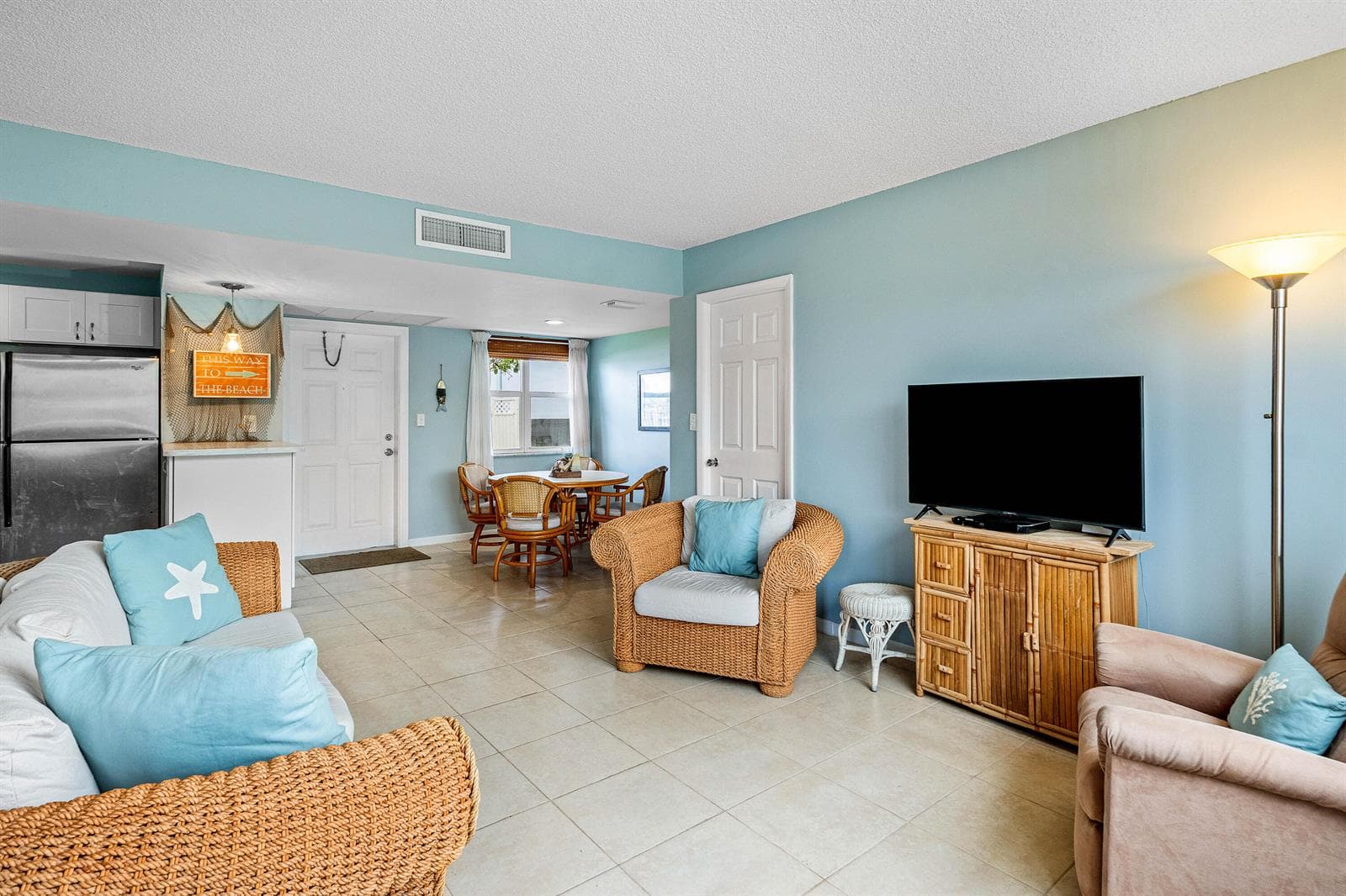 1820 New Palm Way 103 photo 2