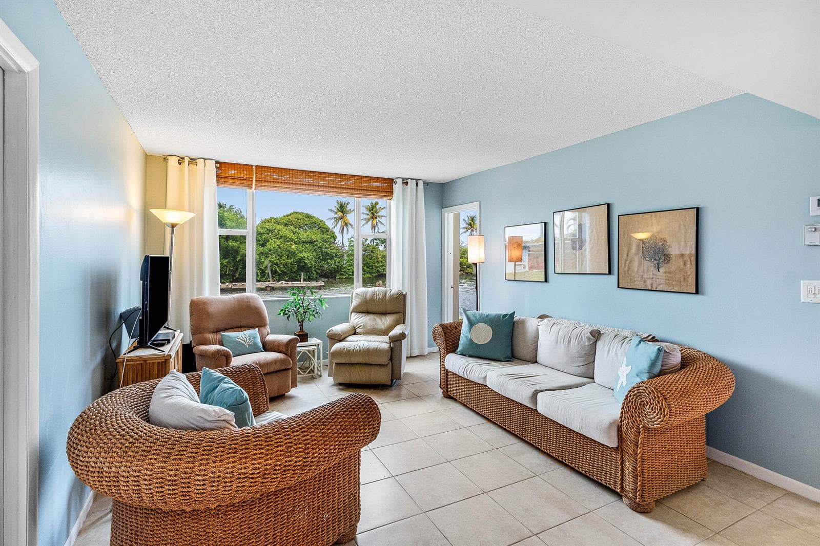 1820 New Palm Way 103 photo 1