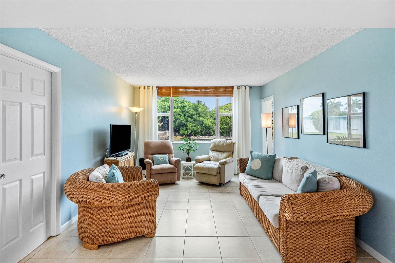1820 New Palm Way 103 photo 4