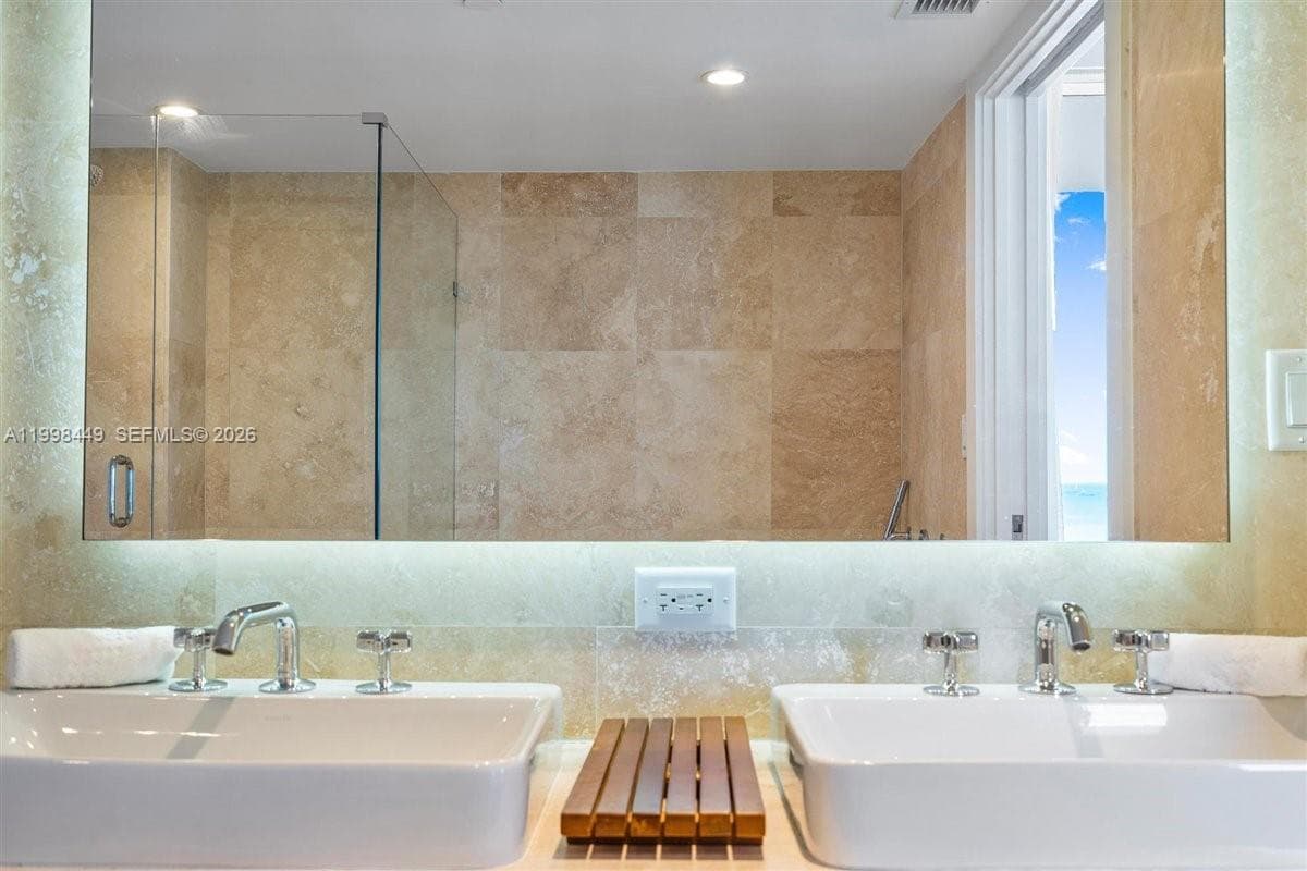 102 24th St 1520 photo 23