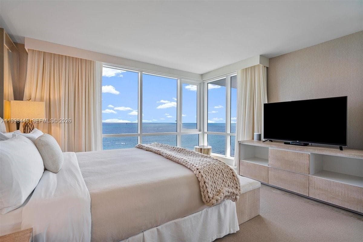 102 24th St 1520 photo 17