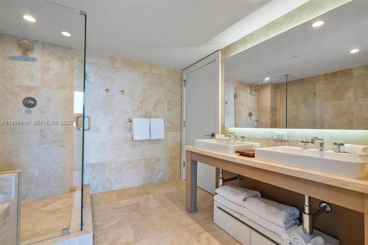 102 24th St 1520 photo 22