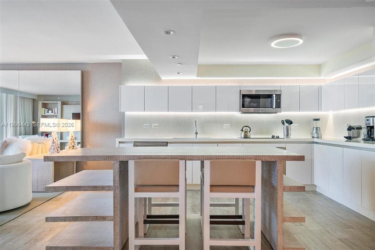 102 24th St 1520 photo 7