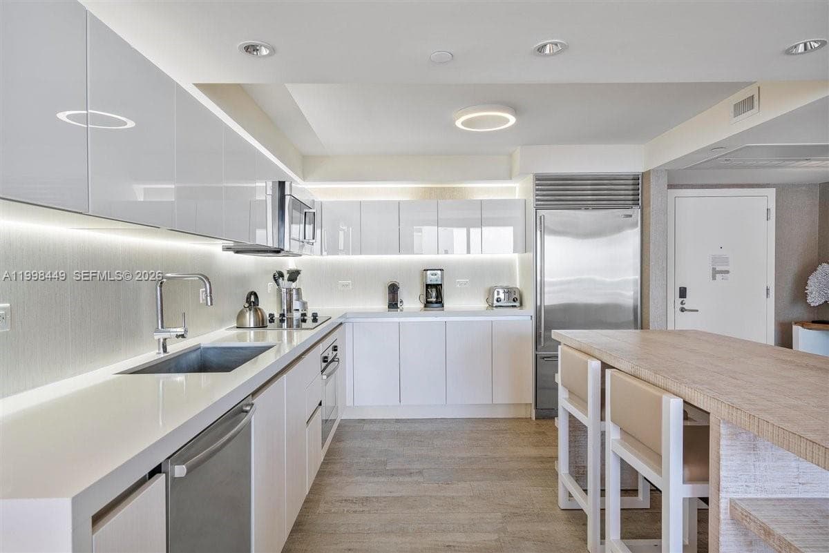 102 24th St 1520 photo 9