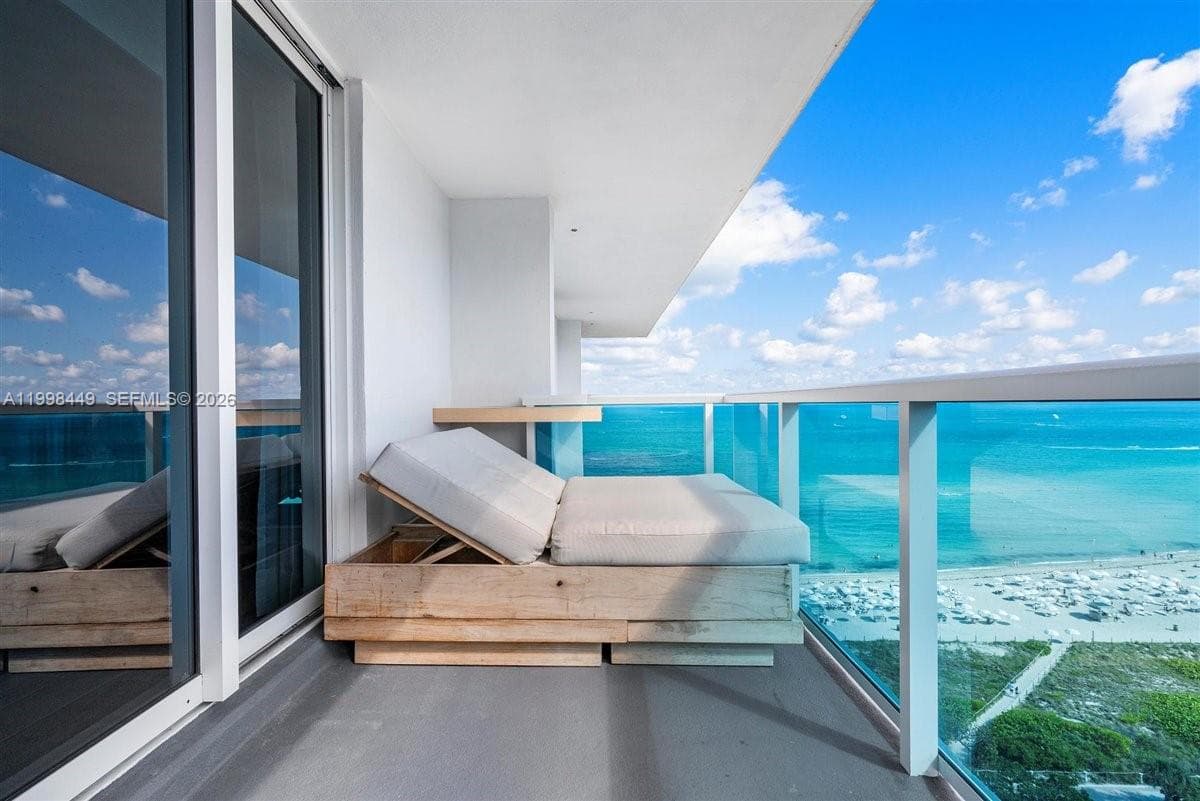 102 24th St 1520 photo 15