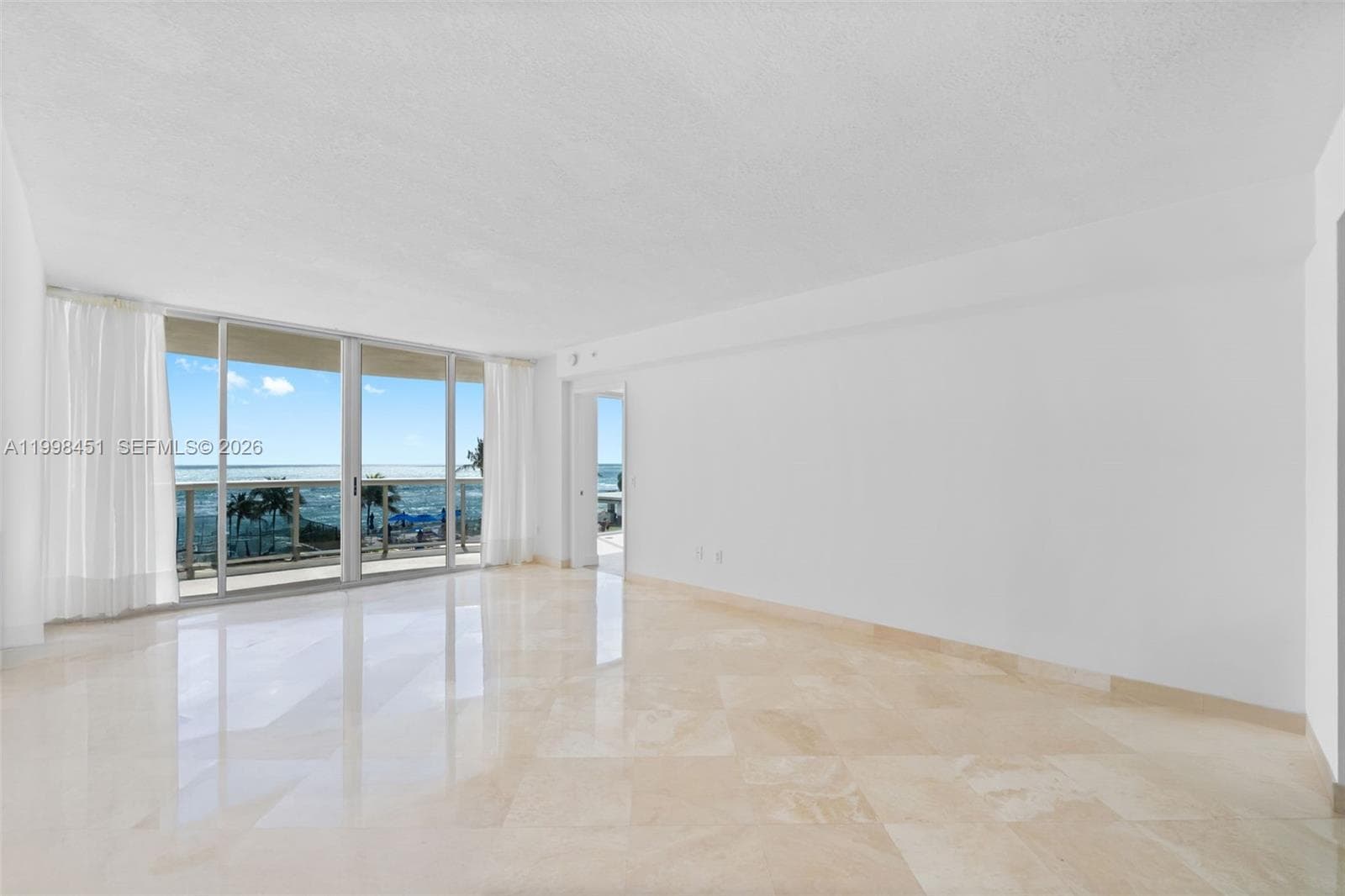 17555 Collins Ave 406 photo 3