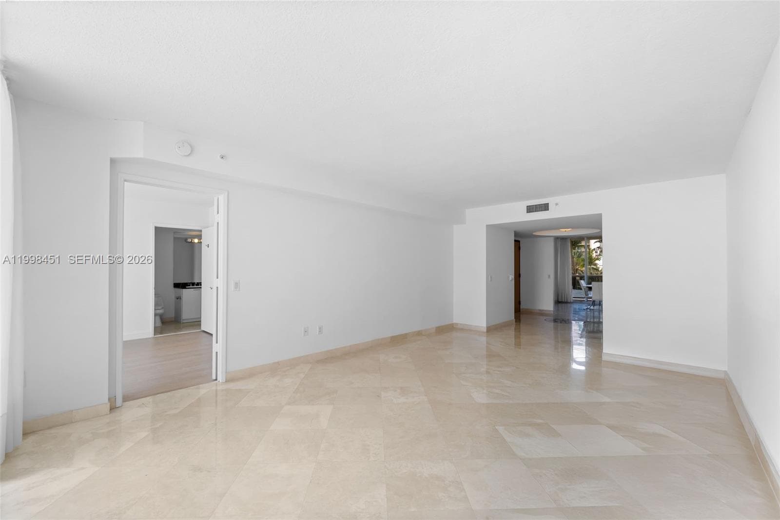 17555 Collins Ave 406 photo 5