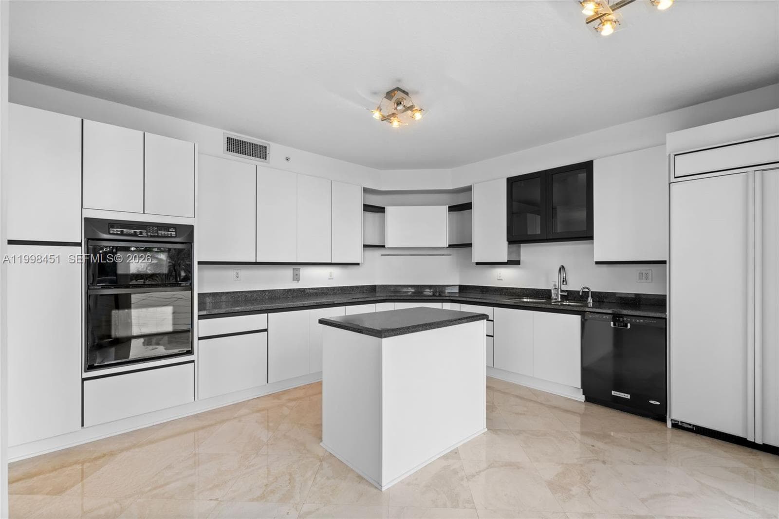 17555 Collins Ave 406 photo 19