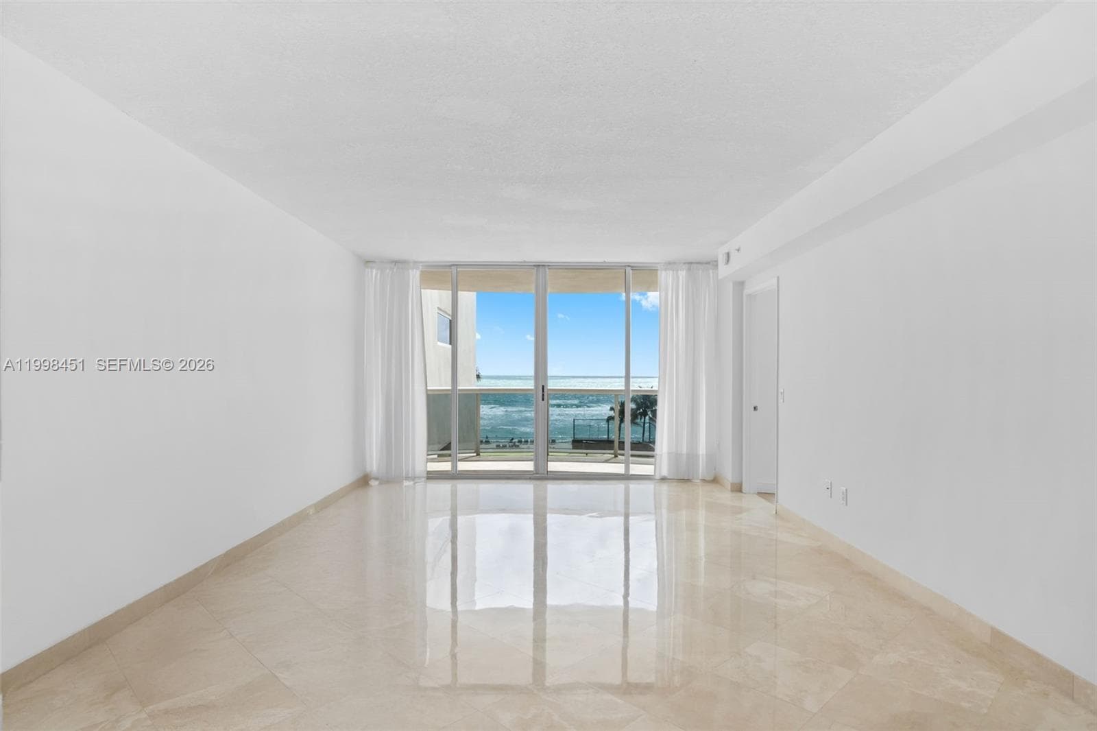 17555 Collins Ave 406 photo 4