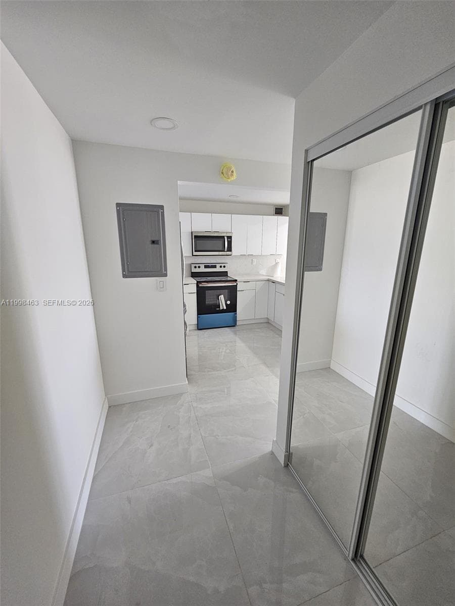 7125 Bay Dr 506 photo 6