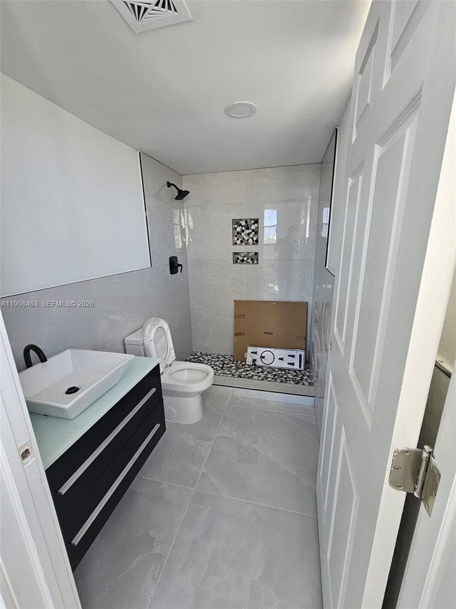 7125 Bay Dr 506 photo 12