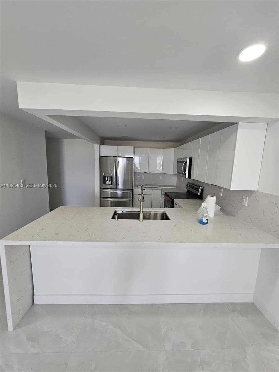 7125 Bay Dr 506 photo 7