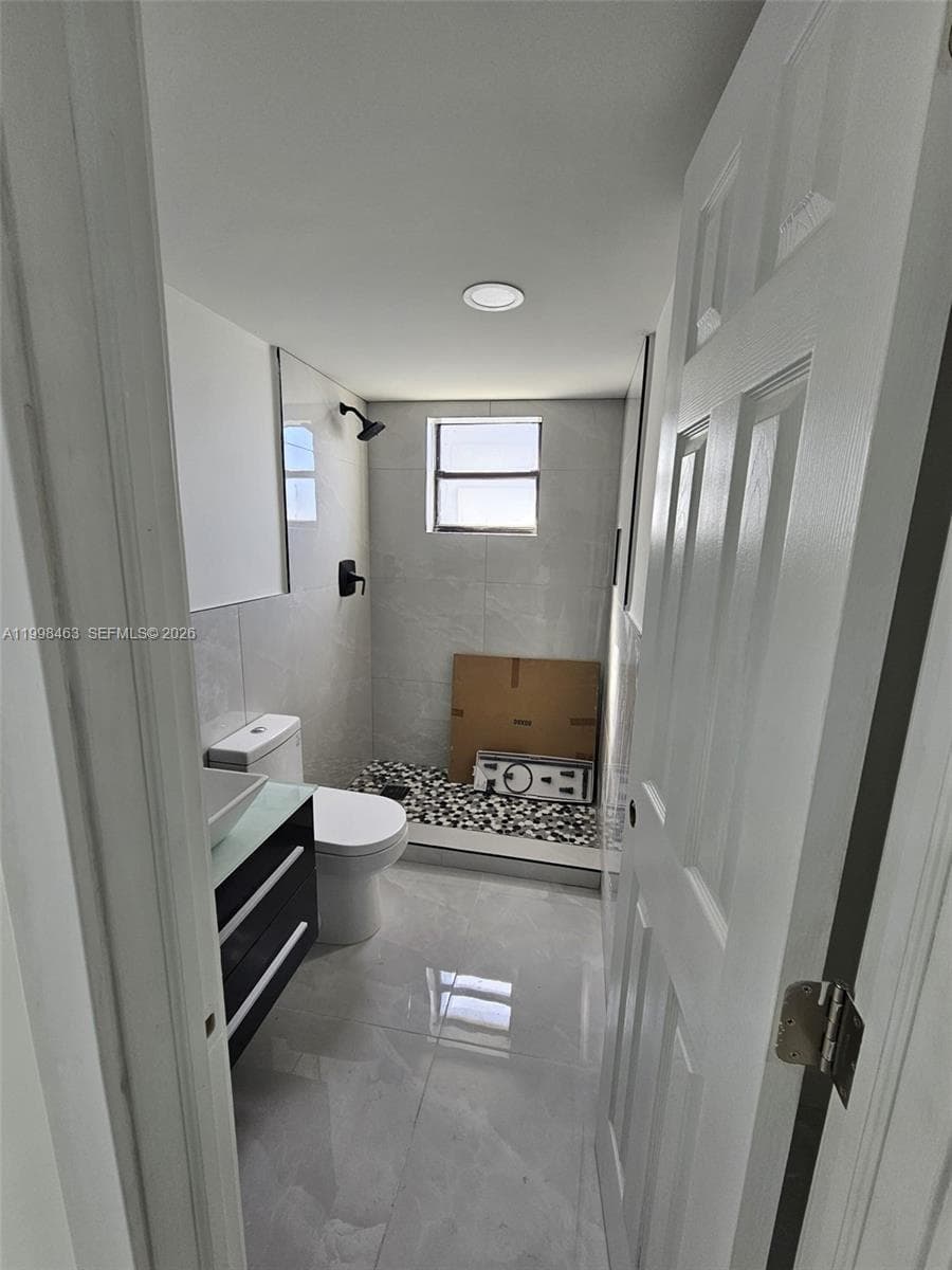 7125 Bay Dr 506 photo 11