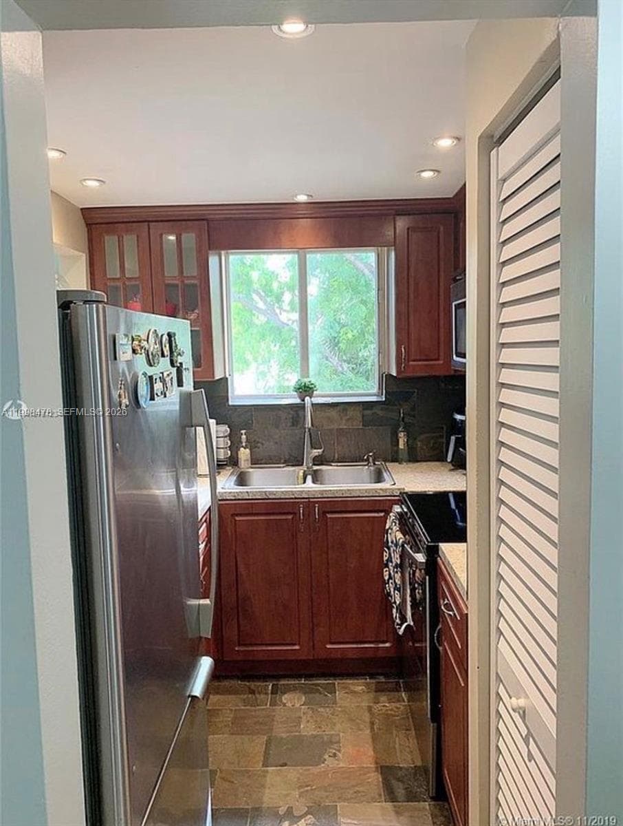 6205 131st Ct 203 photo 2