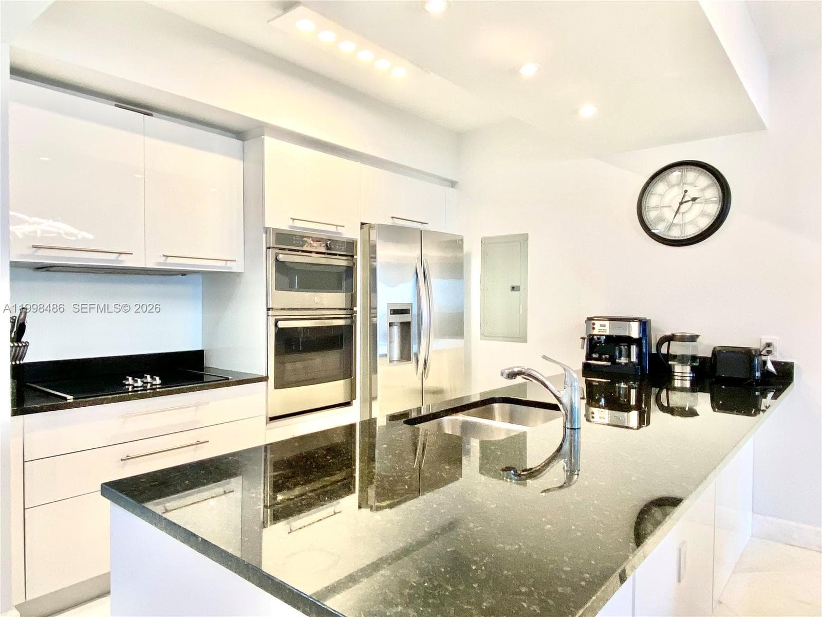 1830 Ocean Dr 3203 photo 6