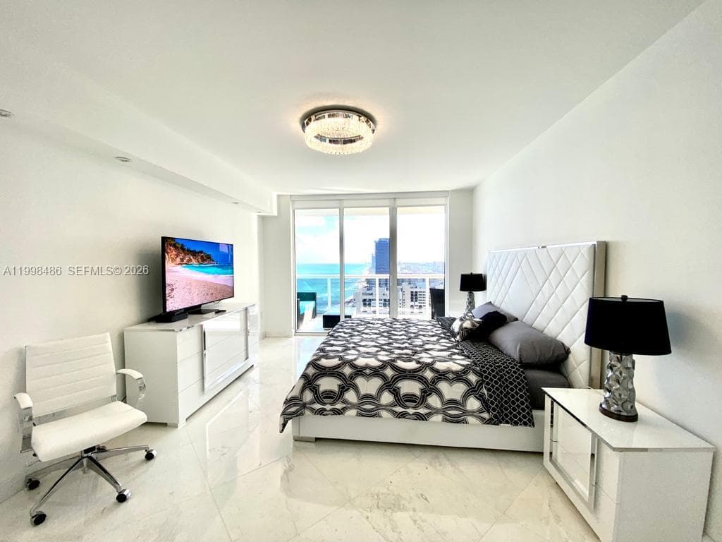 1830 Ocean Dr 3203 photo 14