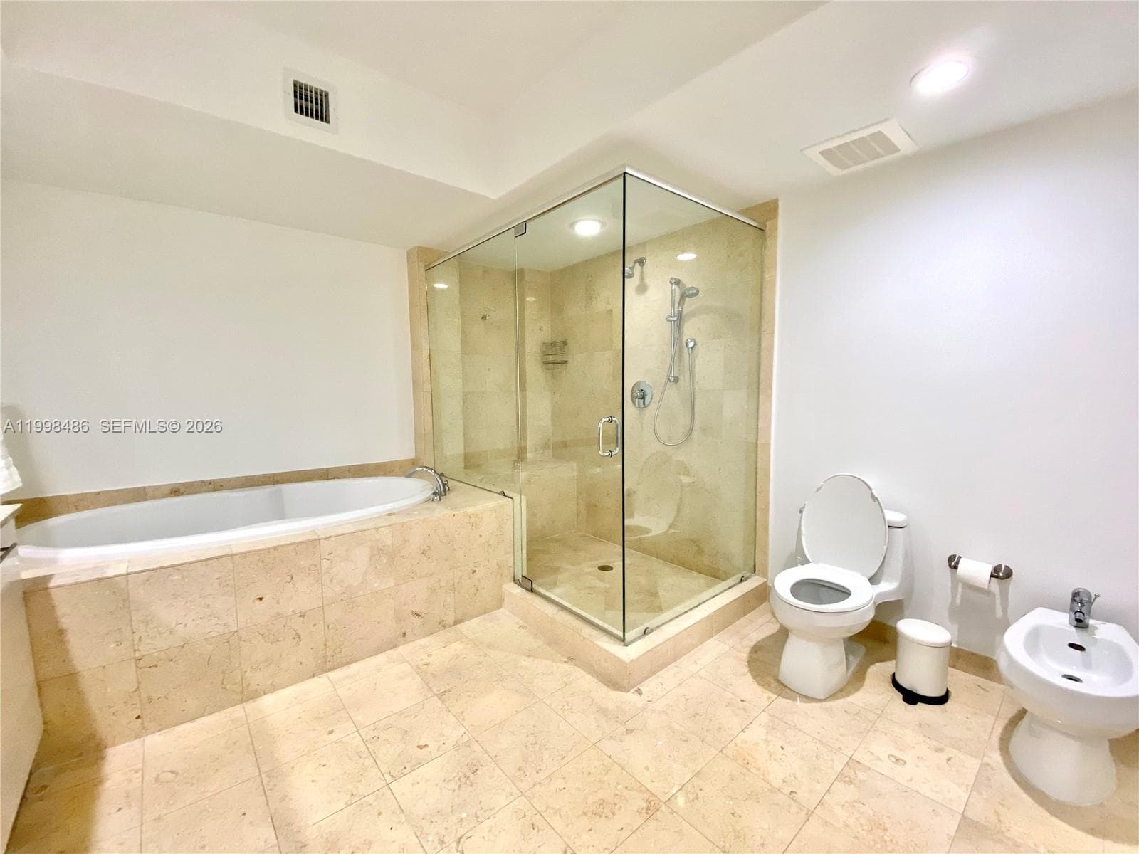 1830 Ocean Dr 3203 photo 19