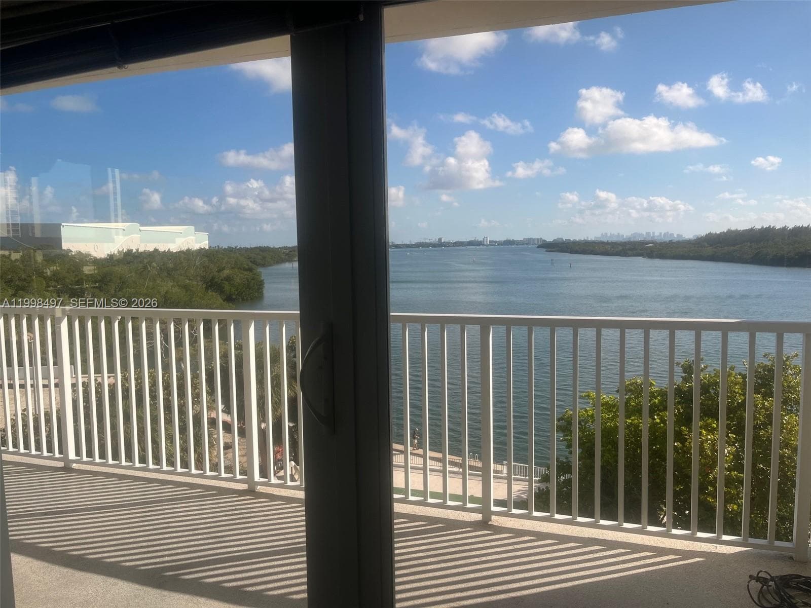 300 Bayview Dr 516 photo 3