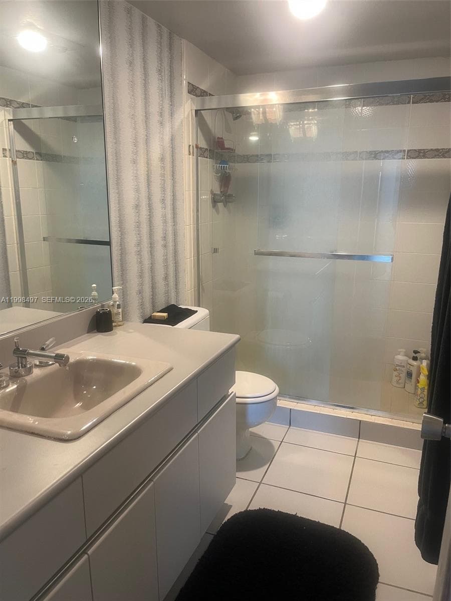 300 Bayview Dr 516 photo 14