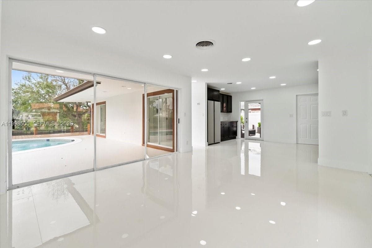 1910 36th St photo 13