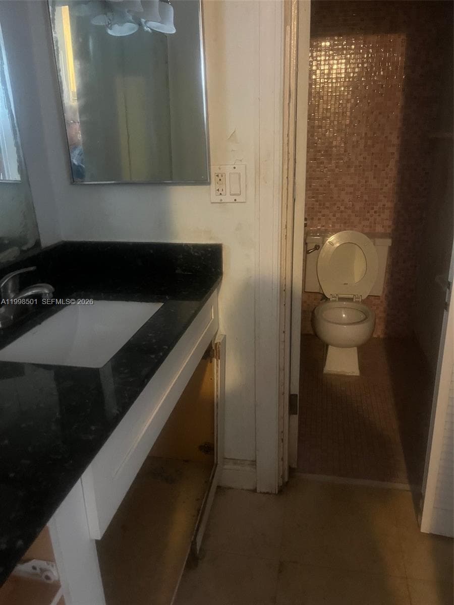 7545 Treasure Dr 5H photo 22