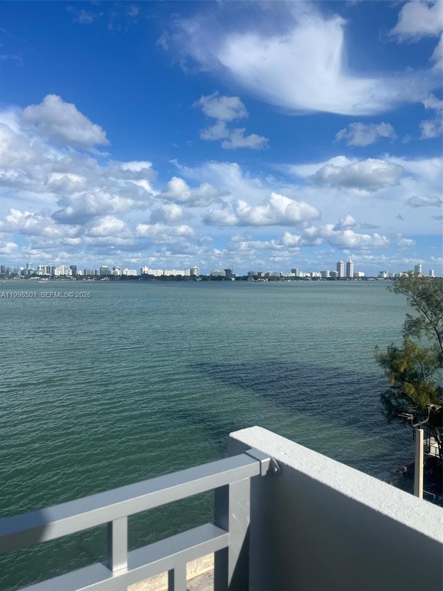 7545 Treasure Dr 5H photo 5