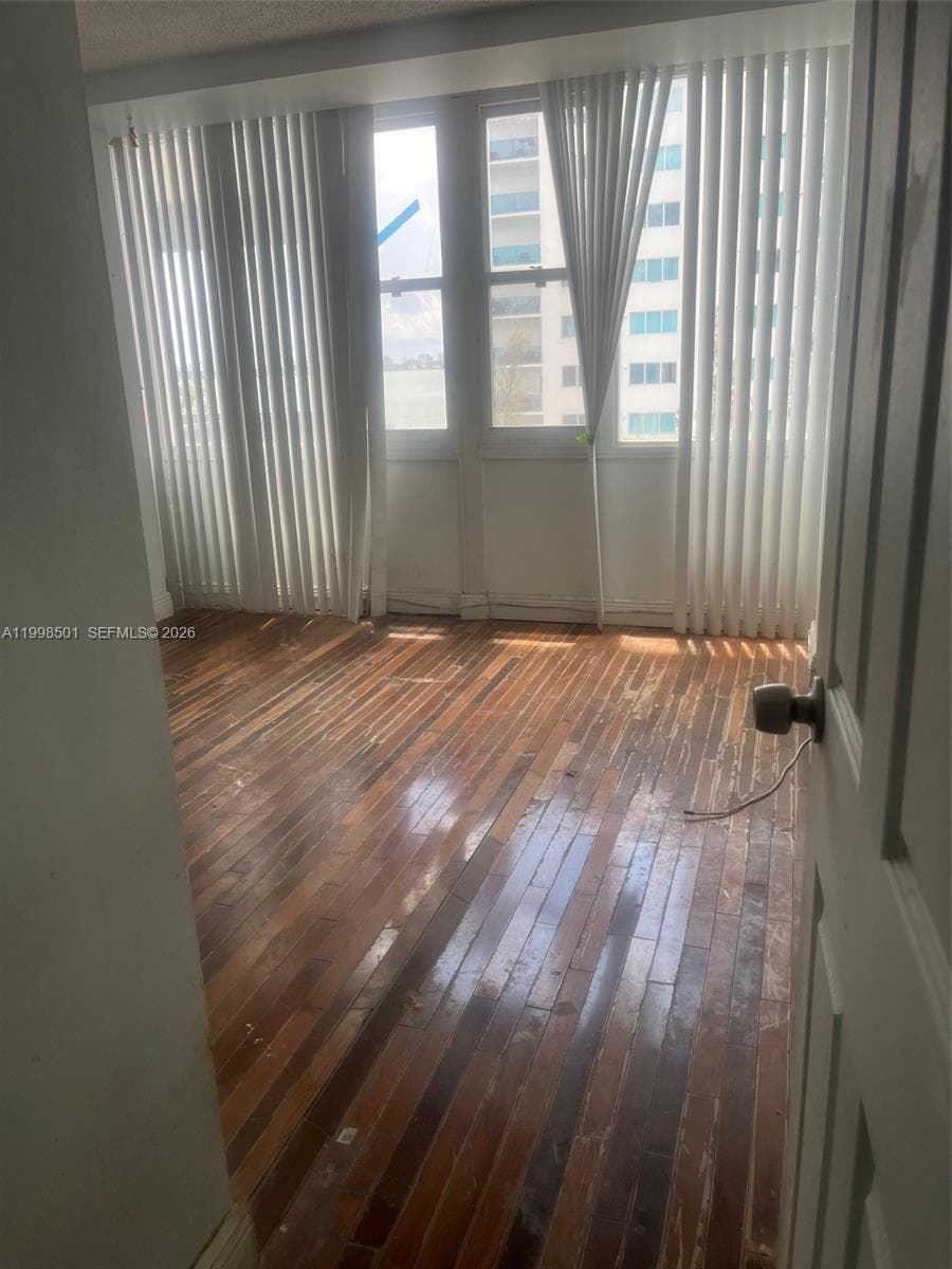 7545 Treasure Dr 5H photo 18
