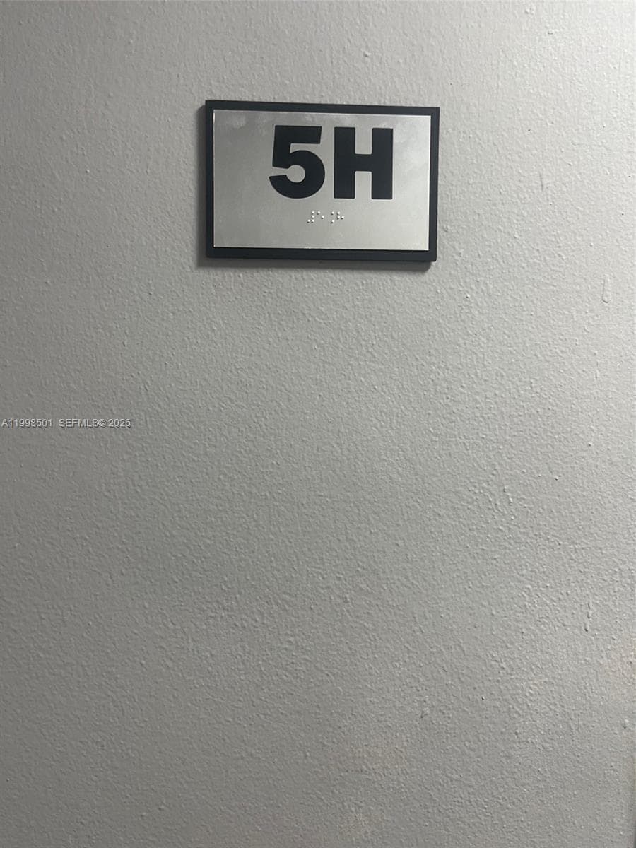 7545 Treasure Dr 5H photo 15