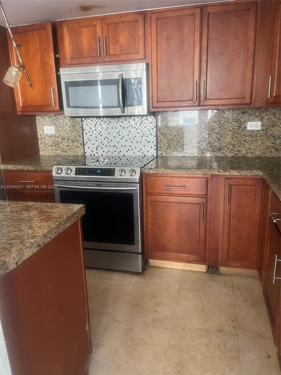 7545 Treasure Dr 5H photo 19