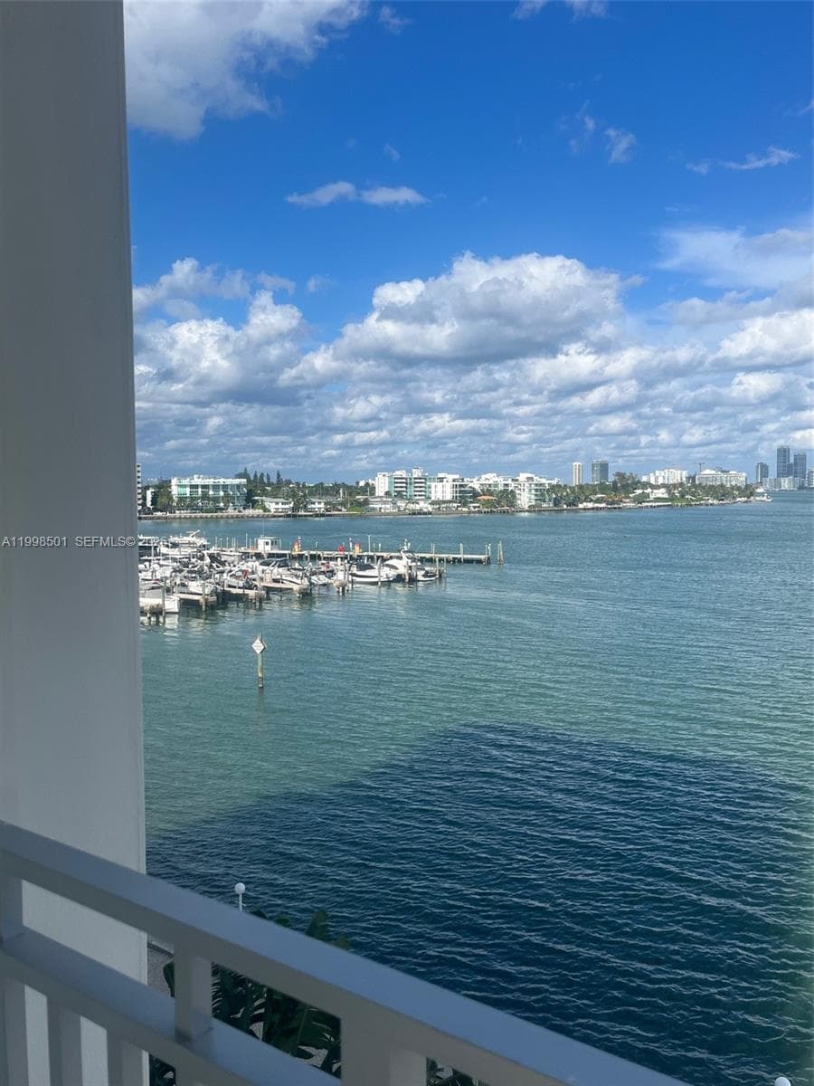 7545 Treasure Dr 5H photo 4