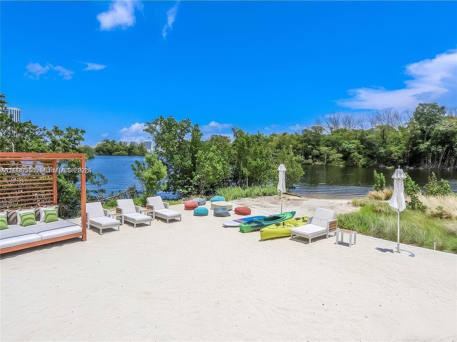 16385 Biscayne Blvd 2118 photo 6