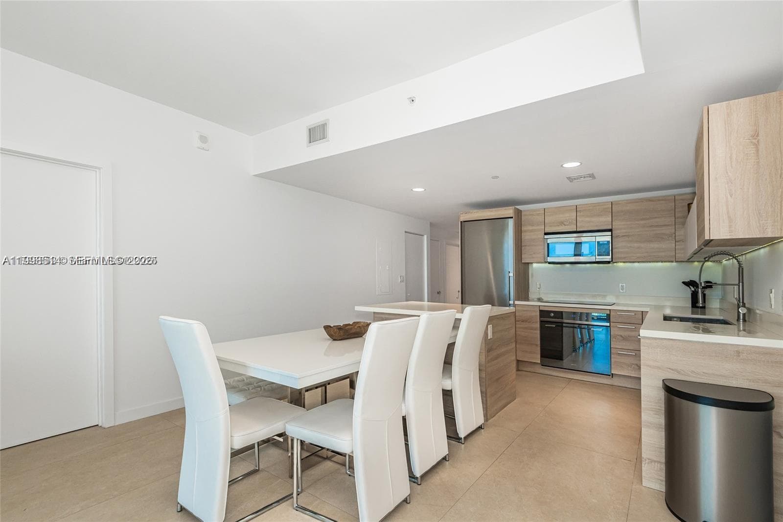 16385 Biscayne Blvd 2118 photo 13