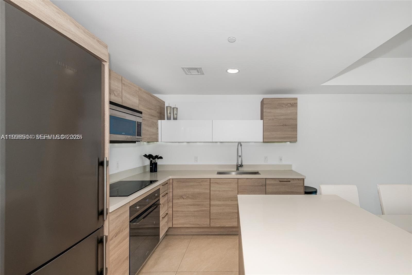 16385 Biscayne Blvd 2118 photo 20