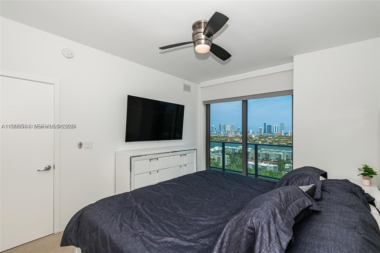 16385 Biscayne Blvd 2118 photo 8
