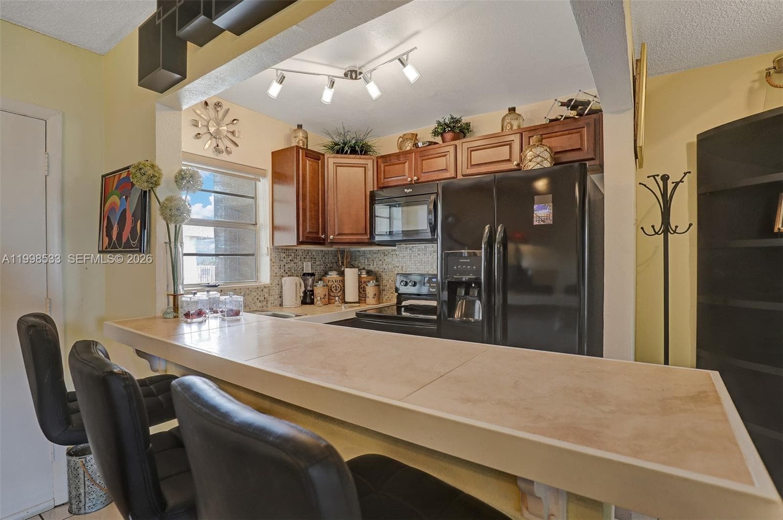 3536 168th St 502 photo 4