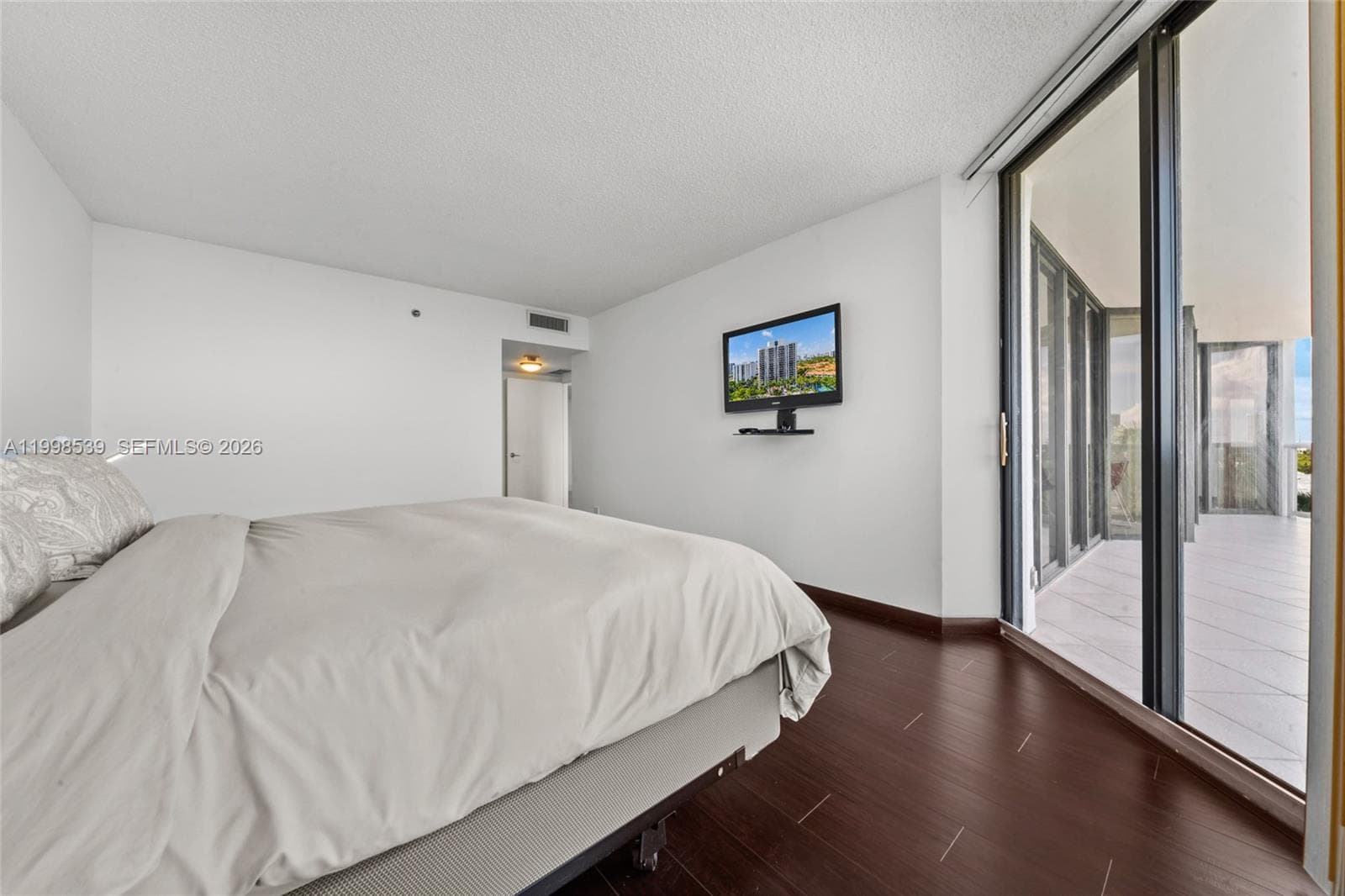 3598 Yacht Club Dr 601+DEN photo 21