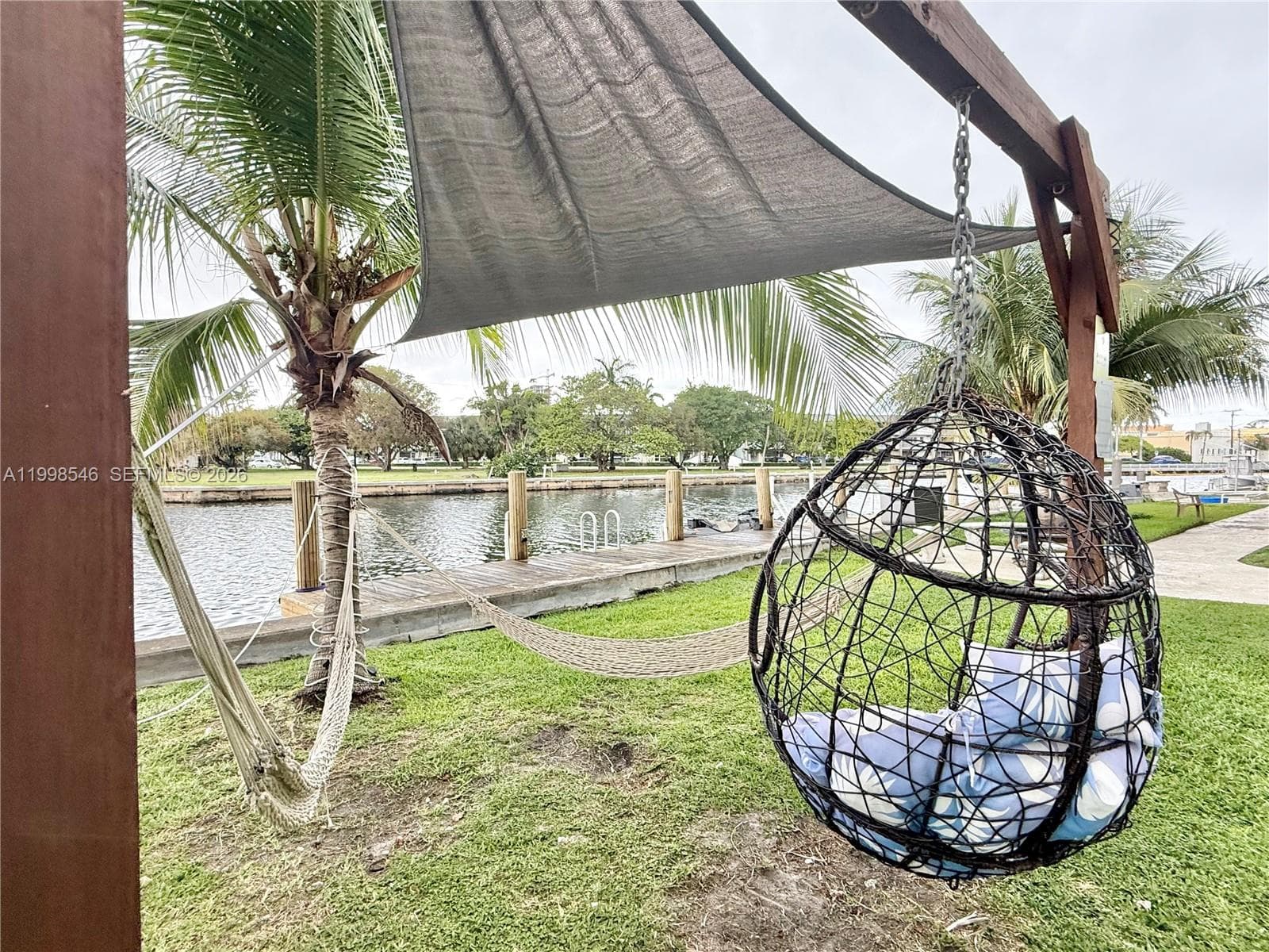 455 Golden Isles Dr 309 photo 17