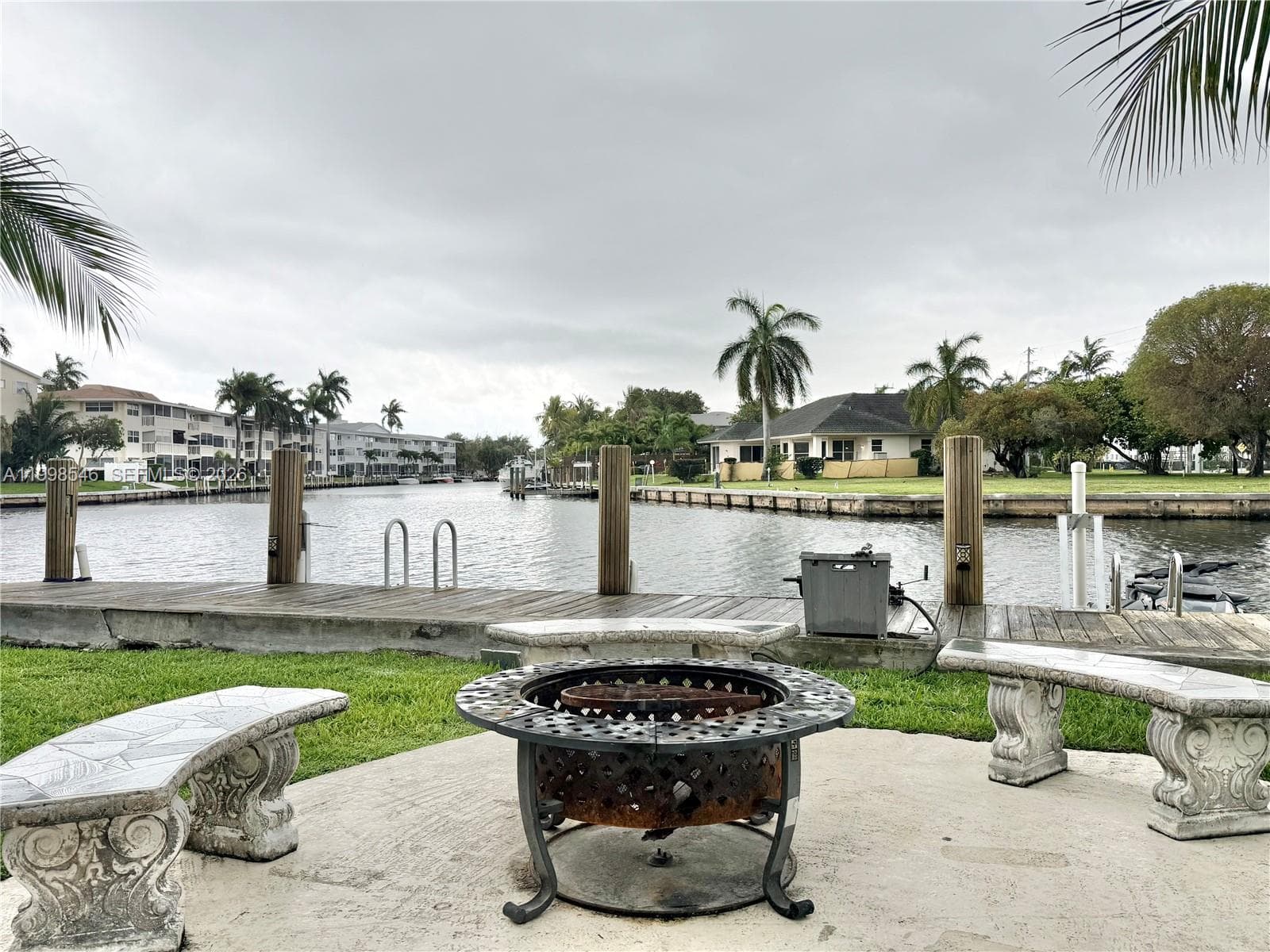 455 Golden Isles Dr 309 photo 16