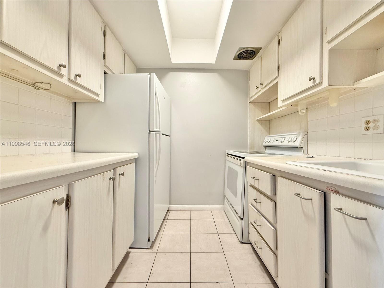 455 Golden Isles Dr 309 photo 7