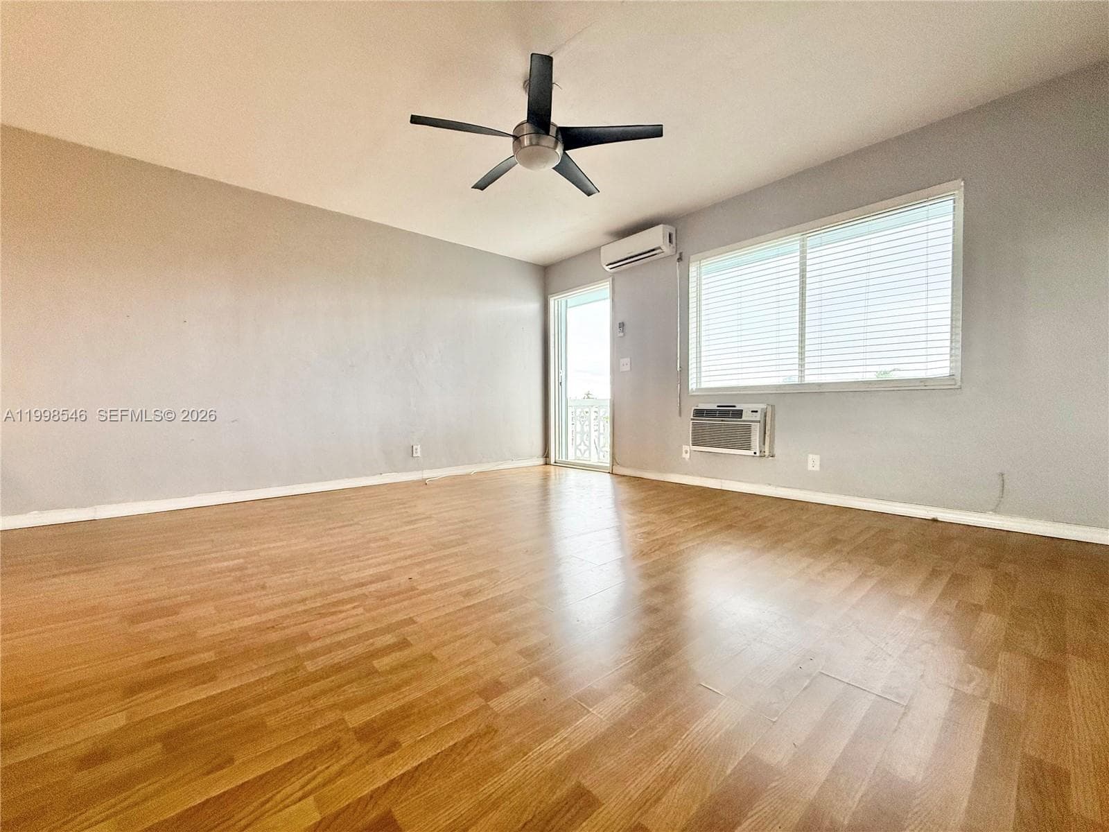 455 Golden Isles Dr 309 photo 3