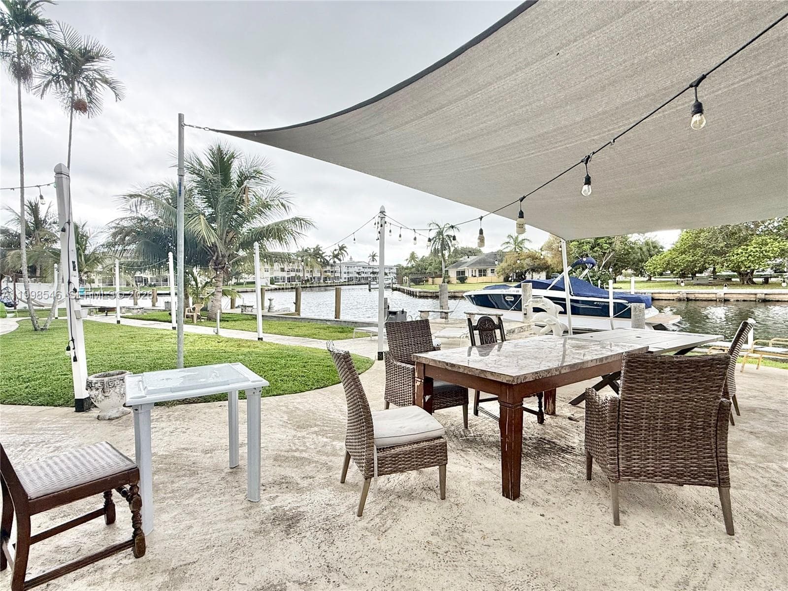 455 Golden Isles Dr 309 photo 15