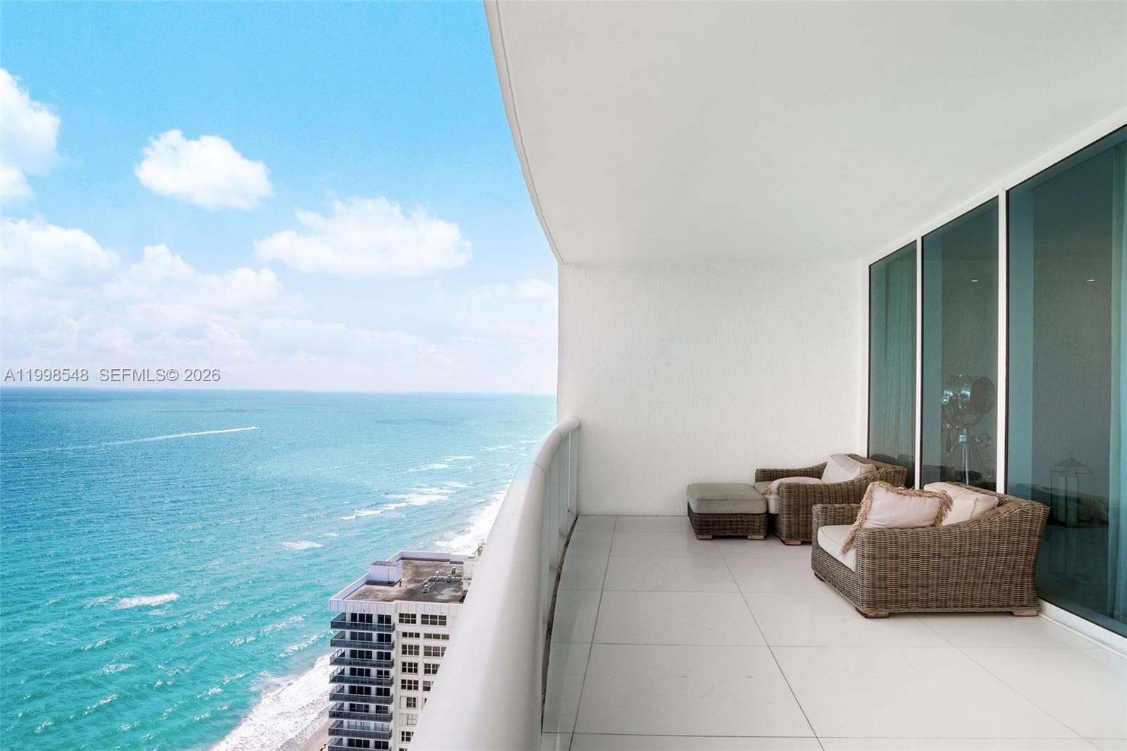 2711 Ocean Dr 2803 photo 2