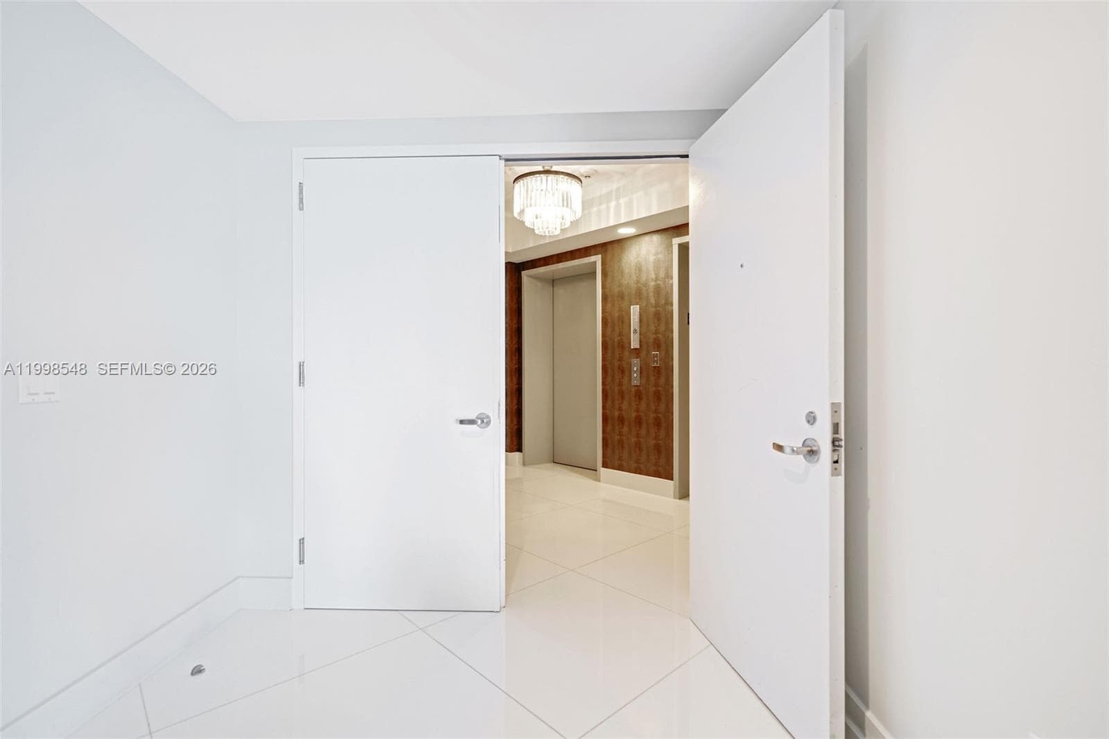 2711 Ocean Dr 2803 photo 5