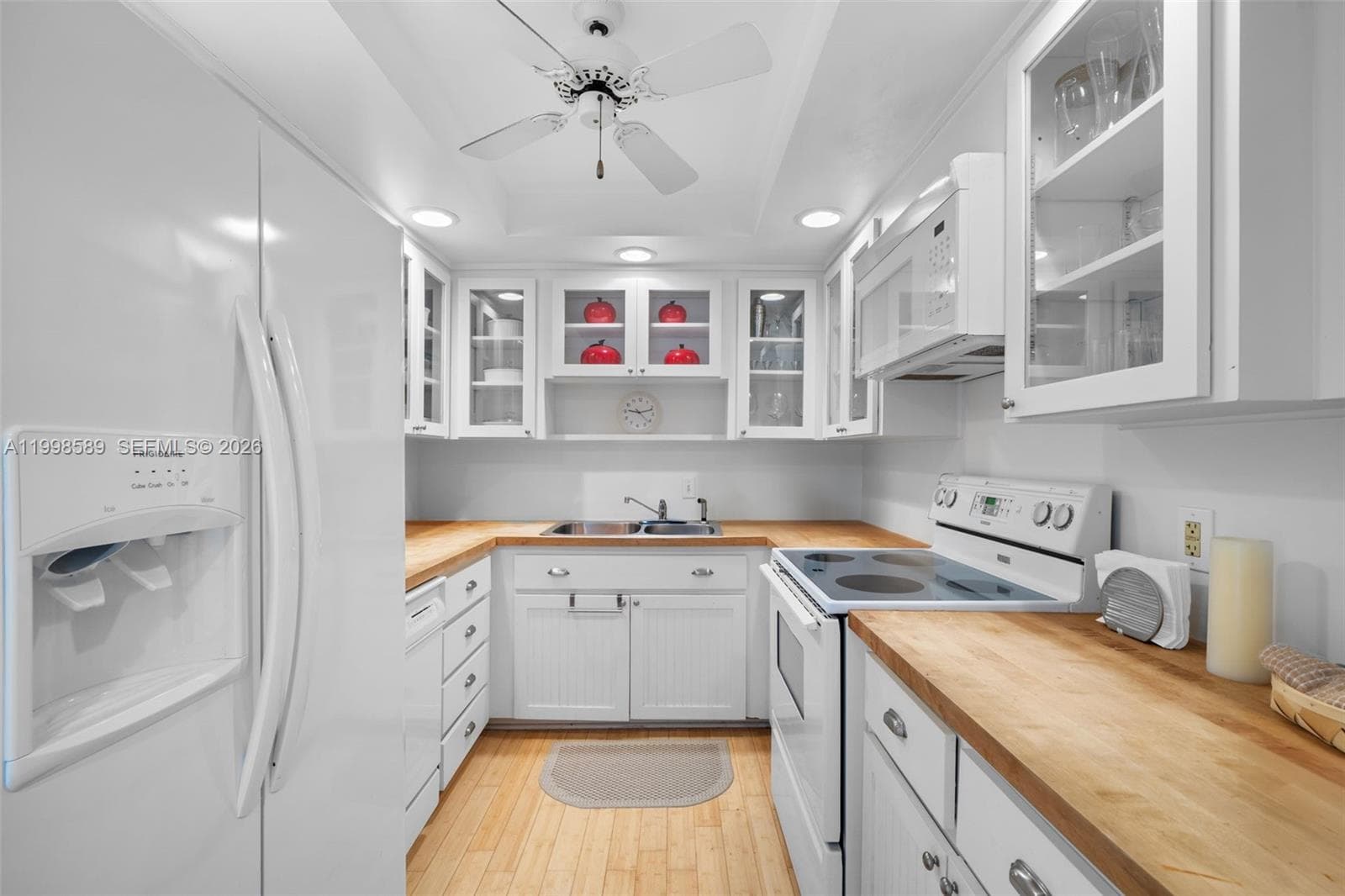 177 Ocean Lane Dr 703 photo 9