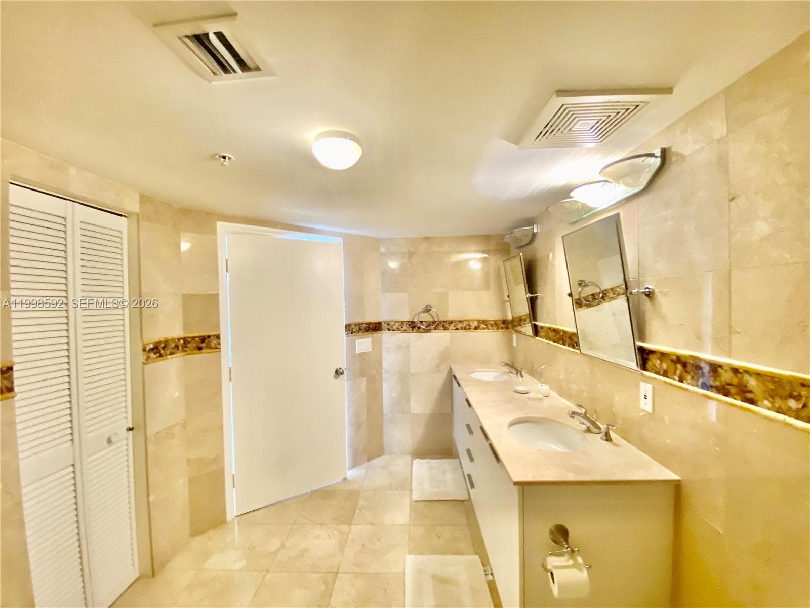 16699 Collins Ave 2510 photo 23